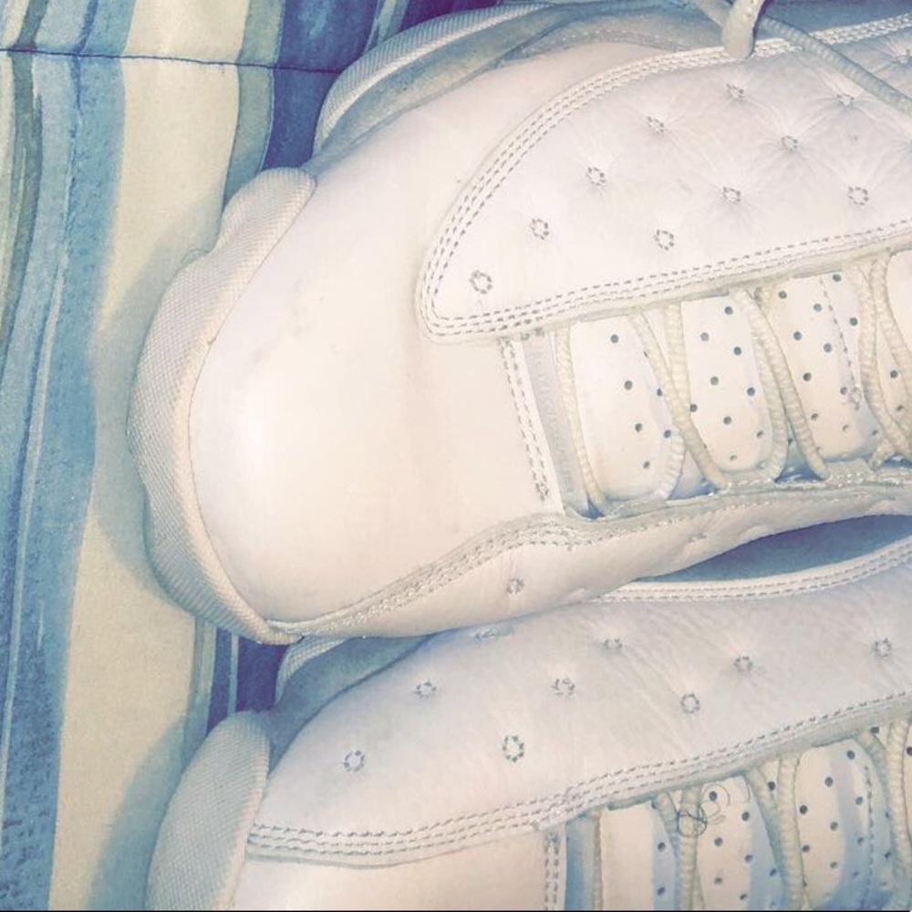 Basketball shoes